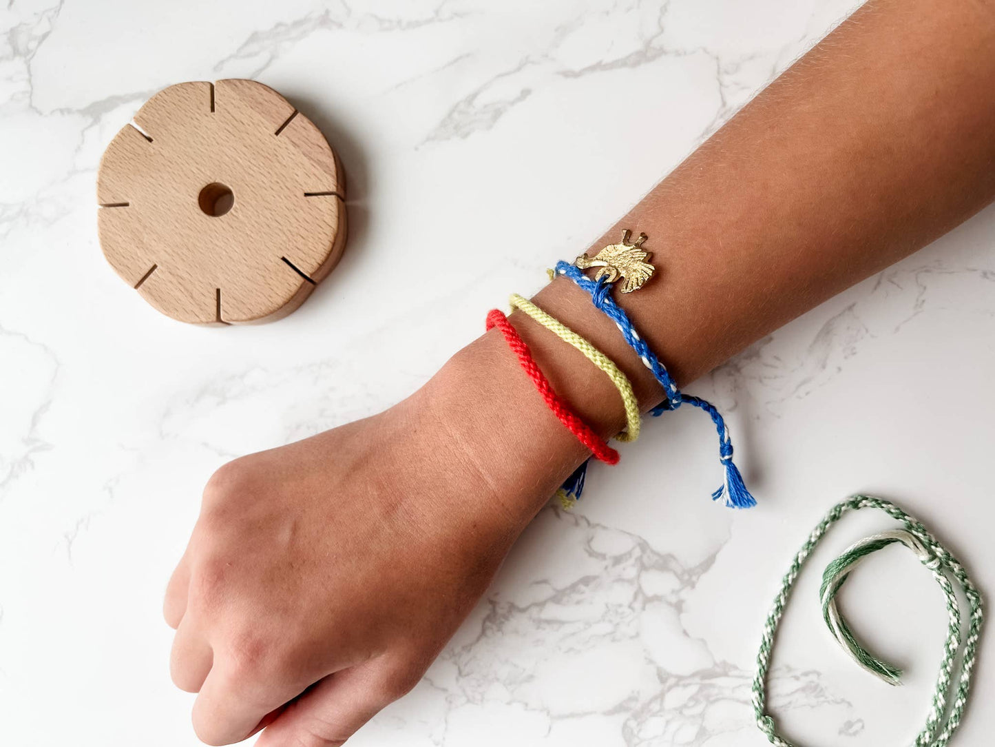 The Kumi Wheel : A Kumihimo Bracelet Making Kit
