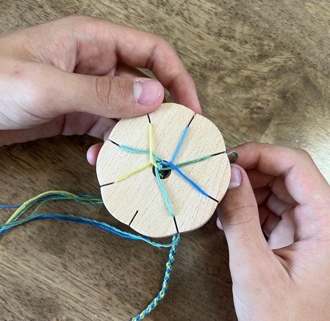 The Kumi Wheel : A Kumihimo Bracelet Making Kit