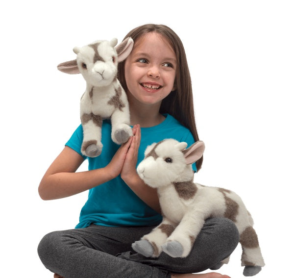 Gisele the goat by Douglas (Deluxe)