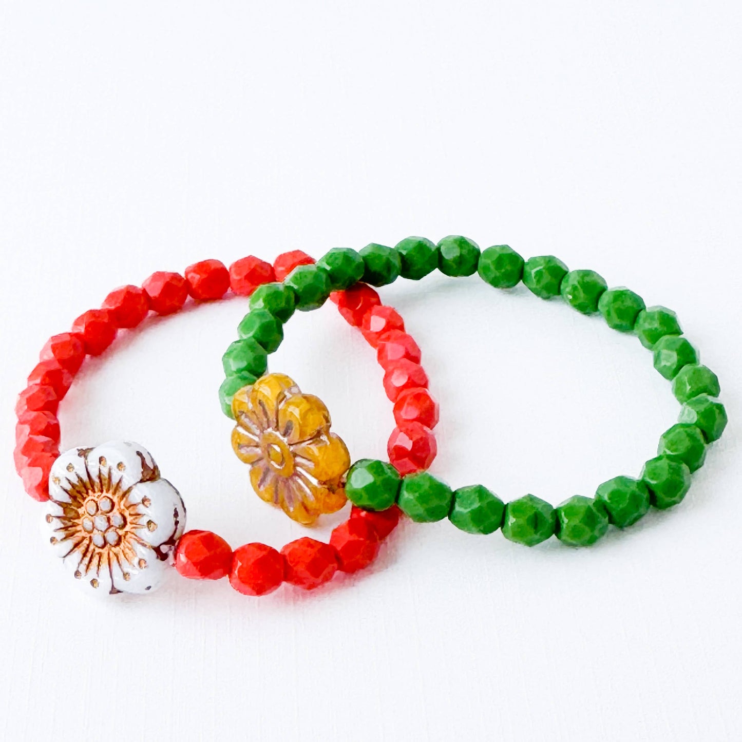 Colorful Beaded Bracelet With Flowers For Spring And Summer