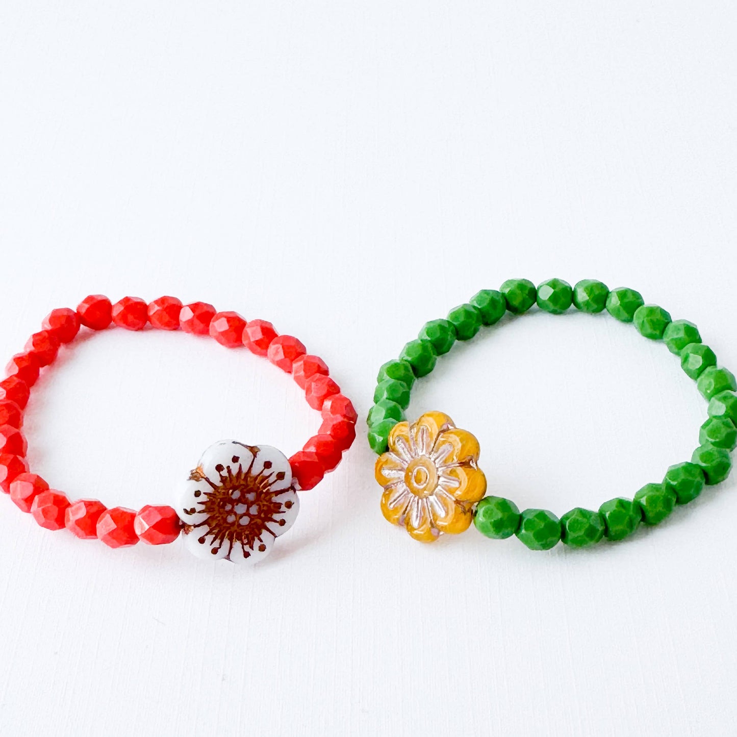 Colorful Beaded Bracelet With Flowers For Spring And Summer
