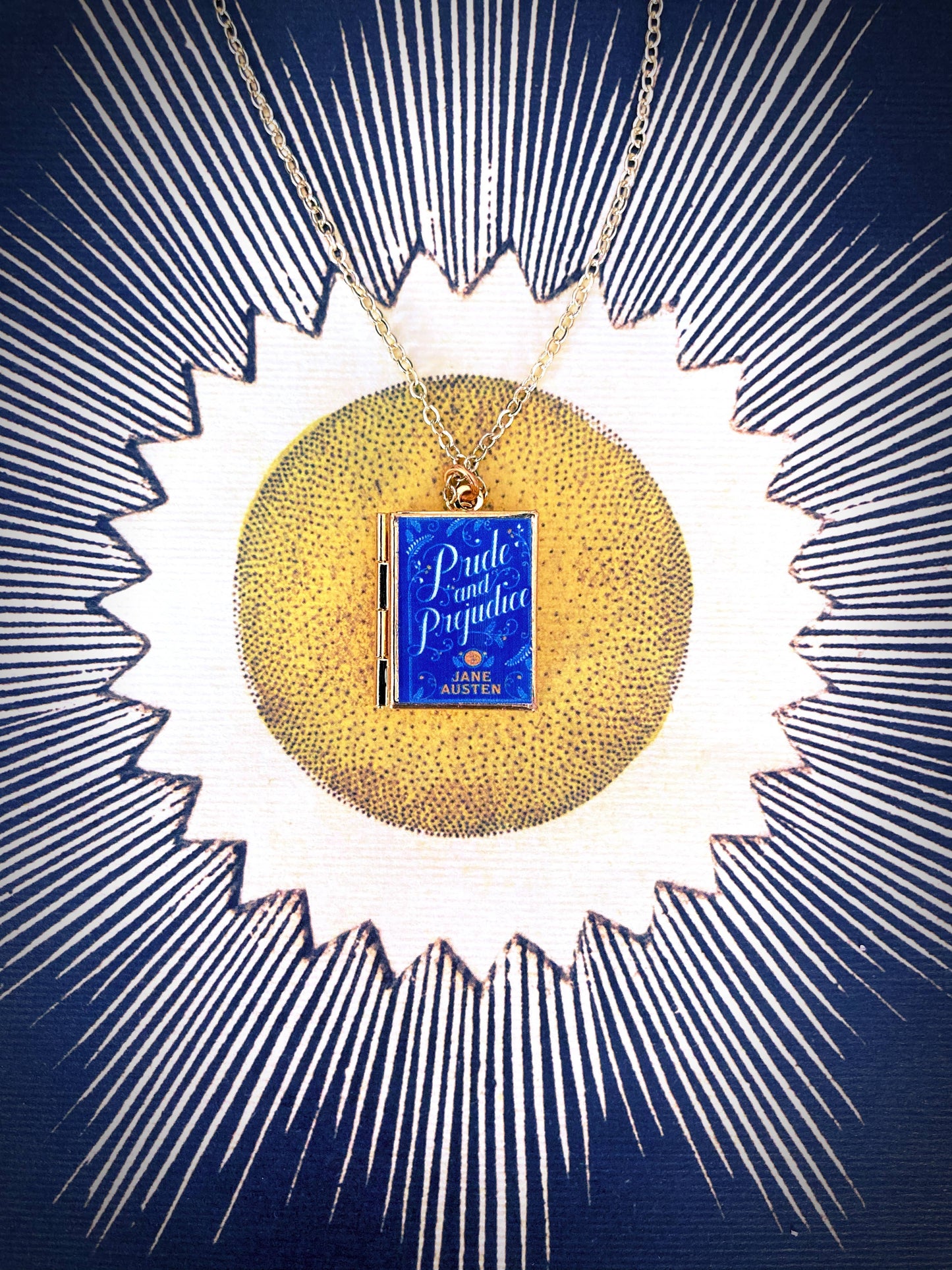 Book Locket Pride and Prejudice - Blue Filagree