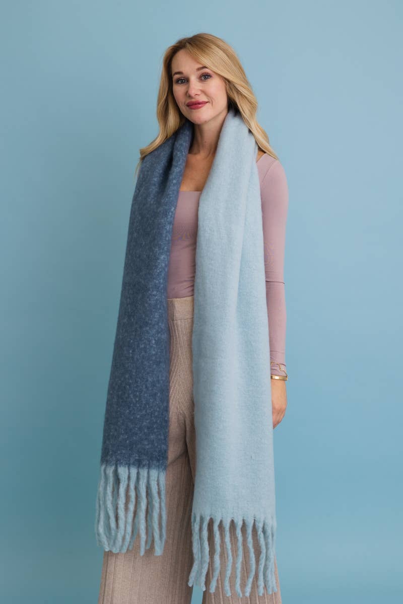 Cozy Two Tone Tassel Scarf :: Blue
